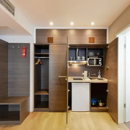 Koos Hotel&apartments - 公寓式酒店