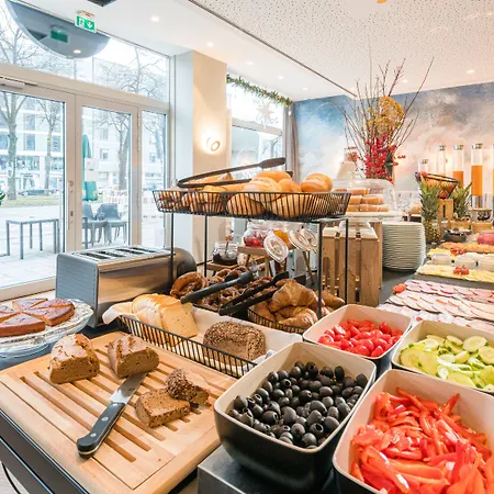 公寓式酒店 Koos Hotel&apartments - 4*